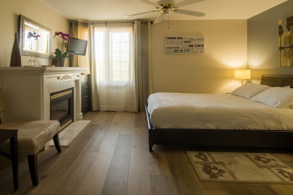 Bed & Breakfast In Elegance