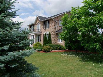 Bed & Breakfast In Elegance
